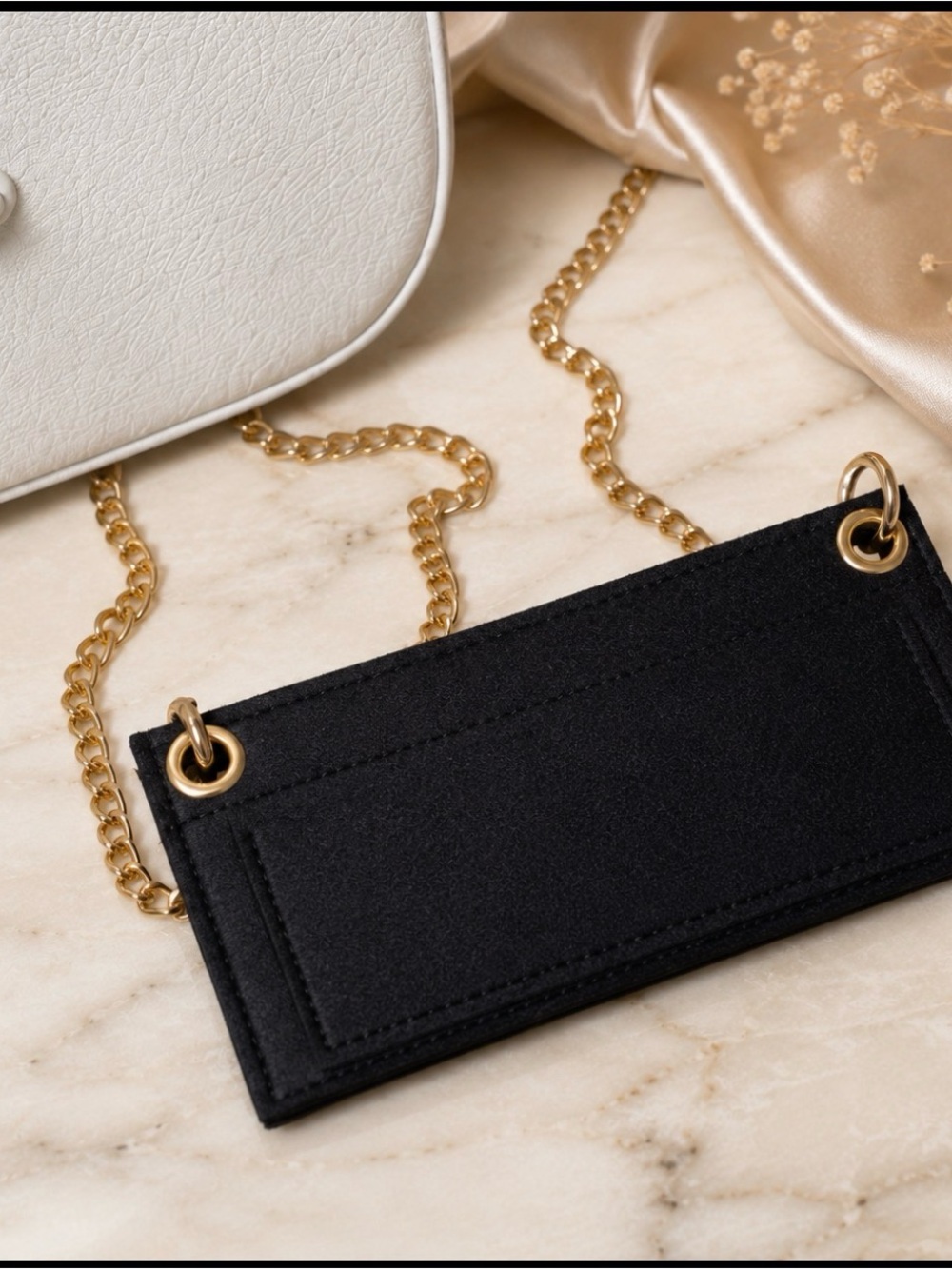 Gucci White Leather Shoulder Bag with Gold Chain Strap - Picture 7 of 11